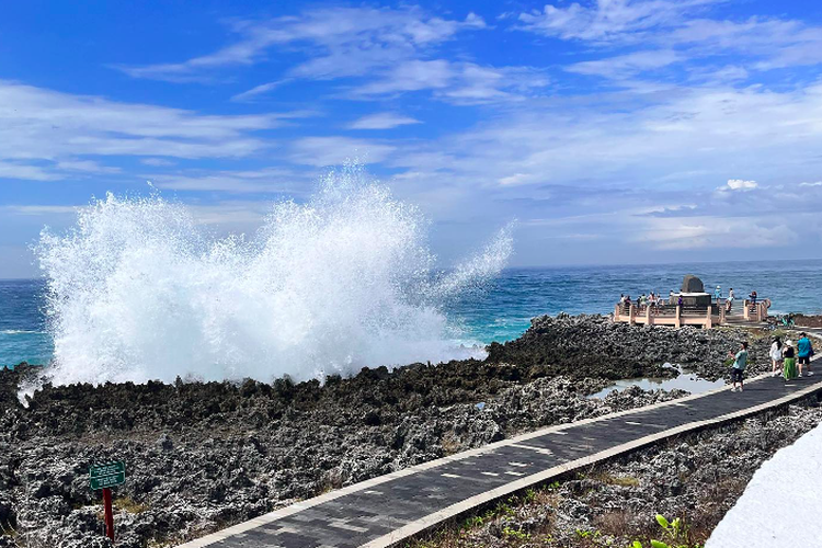 Waterblow Bali Di Tutup Sementara Akibat Gelombang Tinggi