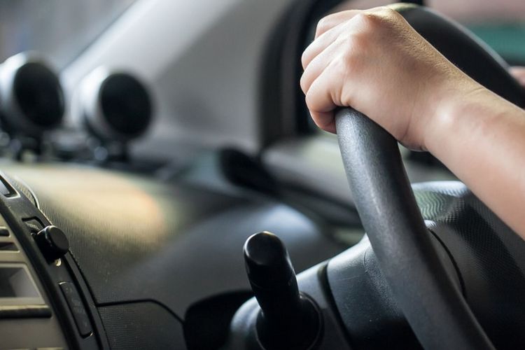 Trik Mengemudi Mobil Agar Lebih Irit BBM