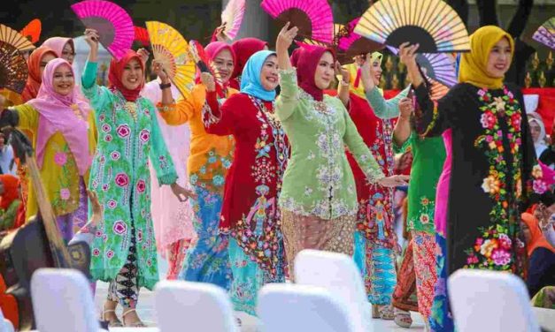 Kebaya Encim Dan Tips Mix And Matchnya