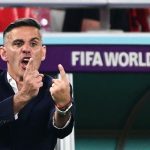 John Herdman Mengalami Gangguan Kesehatan Akibat Cuaca Ekstrem