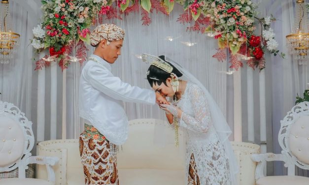 Nikah Modal Minim: Mending Pesta Mewah Atau DP Rumah Dulu?