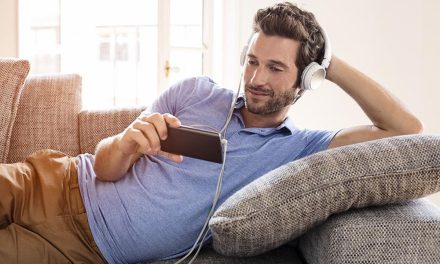 Nonton Film Dewasa Pas Puasa, Bikin Batal Nggak Sih?