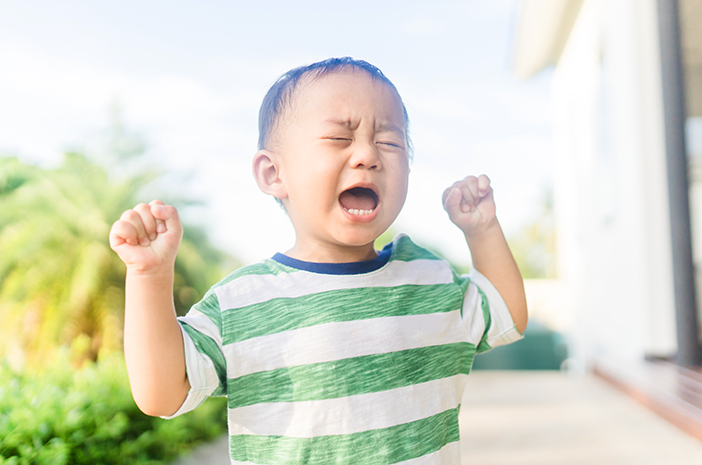 Anak Tantrum Di Mal? Jangan Panik, Ini Jurus Ampuhnya!