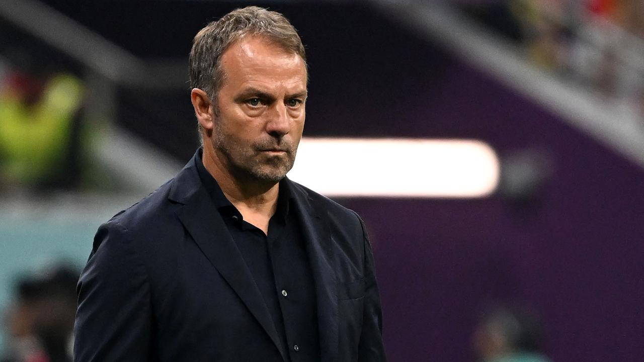 Fernandez Ke PSG, Hansi Flick Pusing Tujuh Keliling!