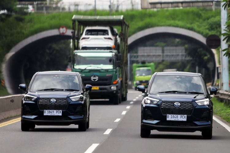 Macet Jakarta? Rocky Hybrid Solusi Irit & Lincah