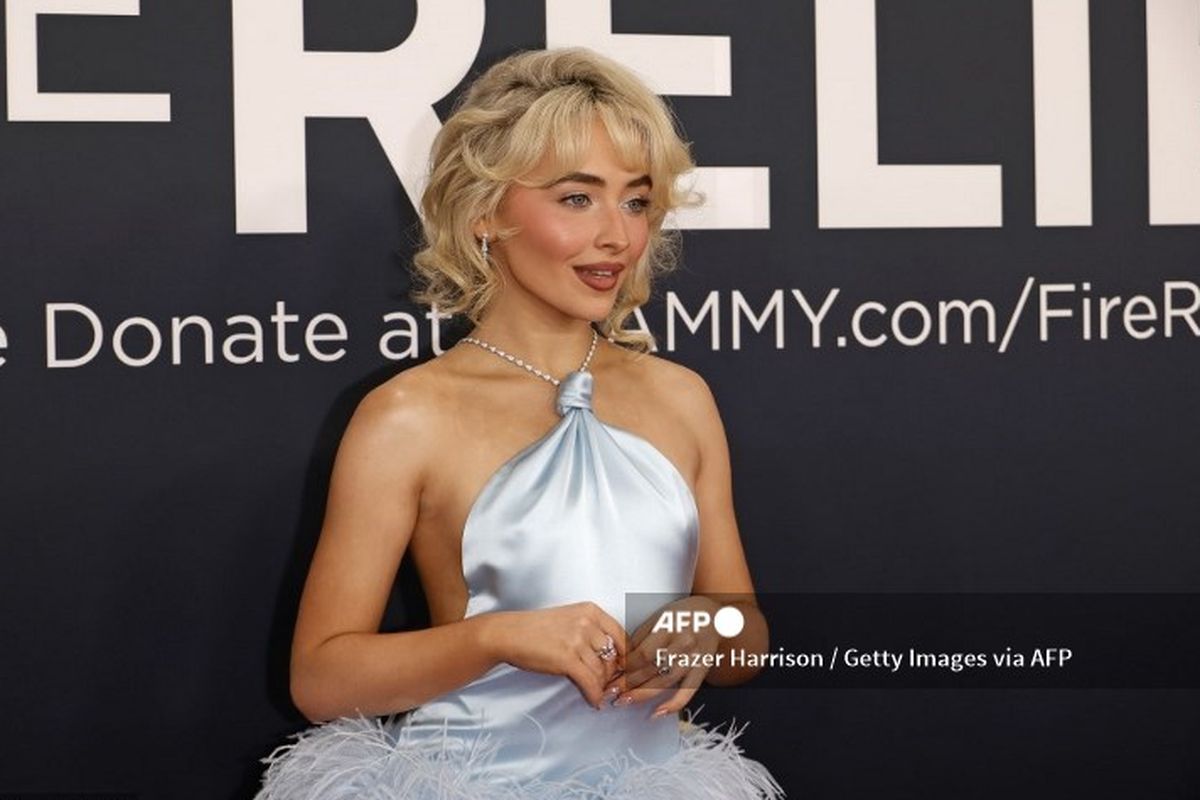 Sabrina Carpenter: Glamor Maksimal Di Grammy!
