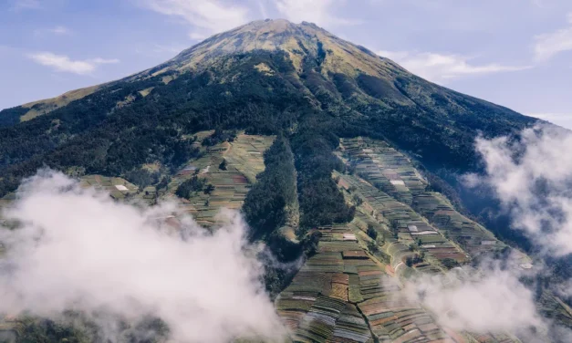 Mau Muncak? Ini Deretan Gunung Paling Tinggi Kita