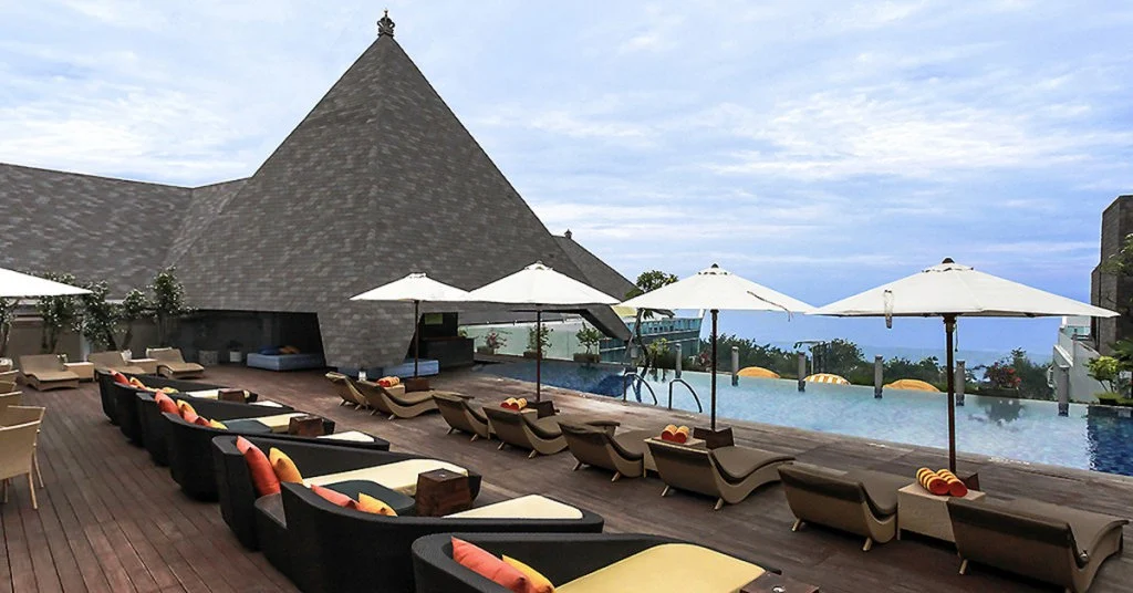 Pilihan Hotel Hemat Pinggir Pantai Kuta Buat Liburan