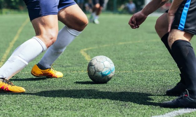 Rekomendasi Sepatu Biar Gacor Di Lapangan Mini Soccer