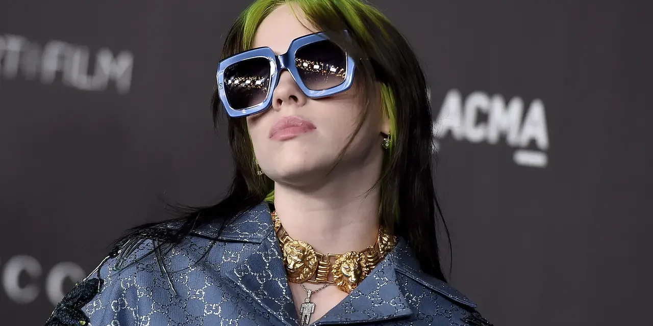 Gaya Unik Billie Eilish Yang Selalu Bikin Salfok