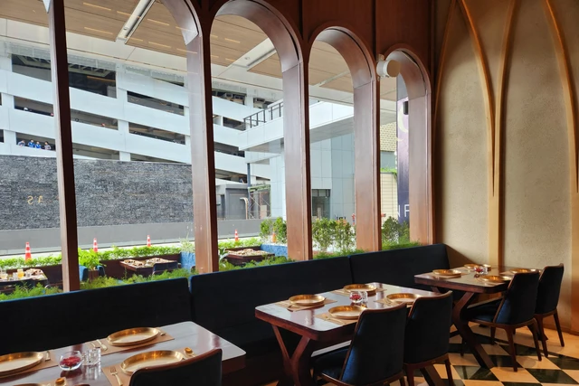 Review Jujur: Uniknya The Royal Kitchen Signature